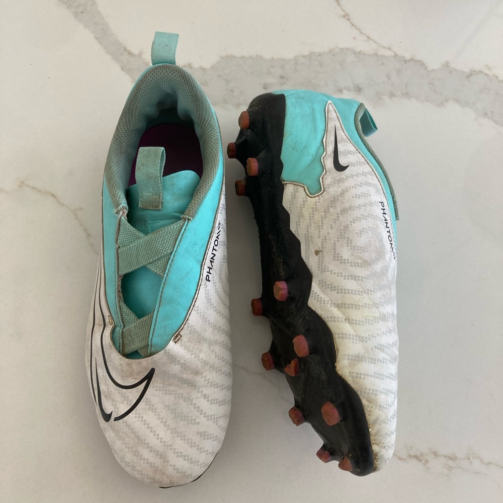 Nike phantom soccer cleats